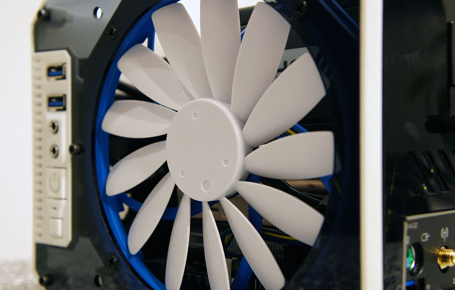 Closeup of Silverstone FW141 slim 140mm system fan inside the LZ7 SFF Case